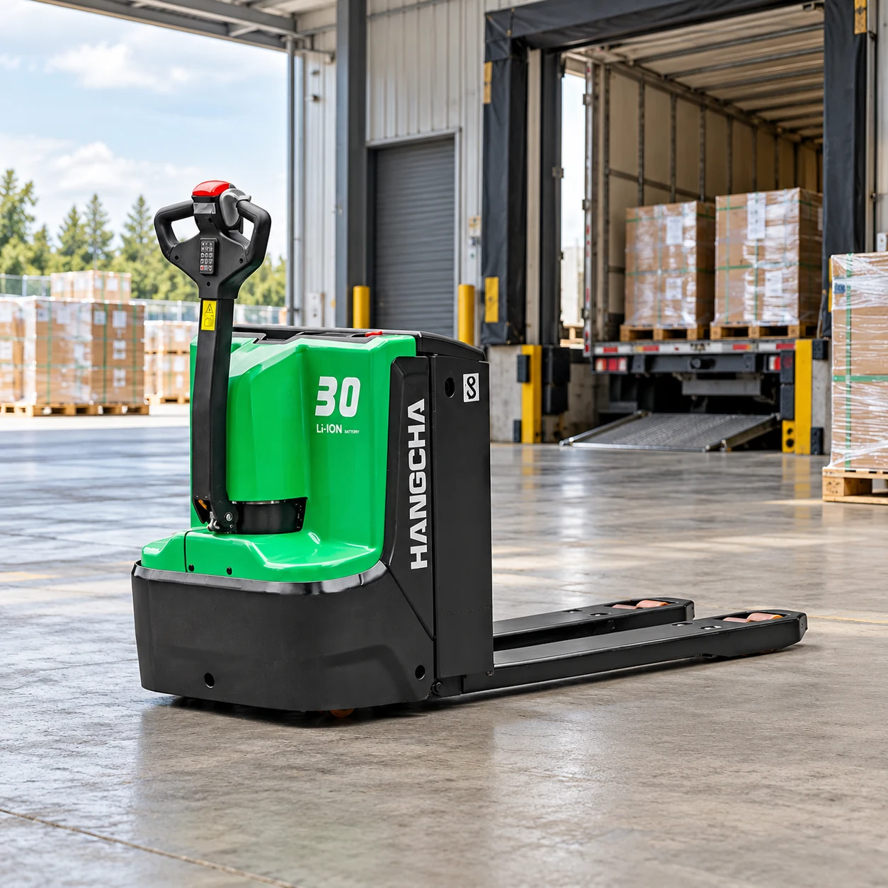 Hangcha CBD X-Serie Niederhubwagen im Versandbereich an einer Lkw-Laderampe